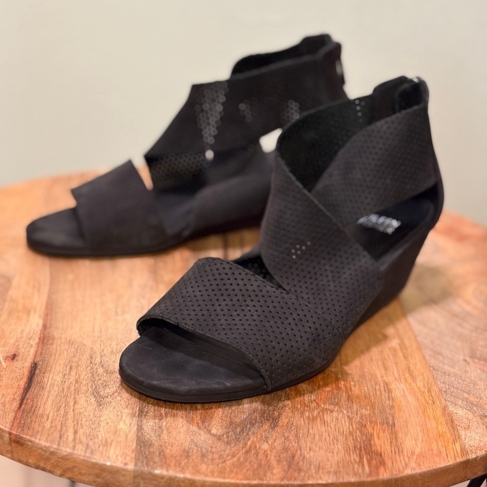 Eileen Fisher black suede open toe sandals size 7.5 wedge
